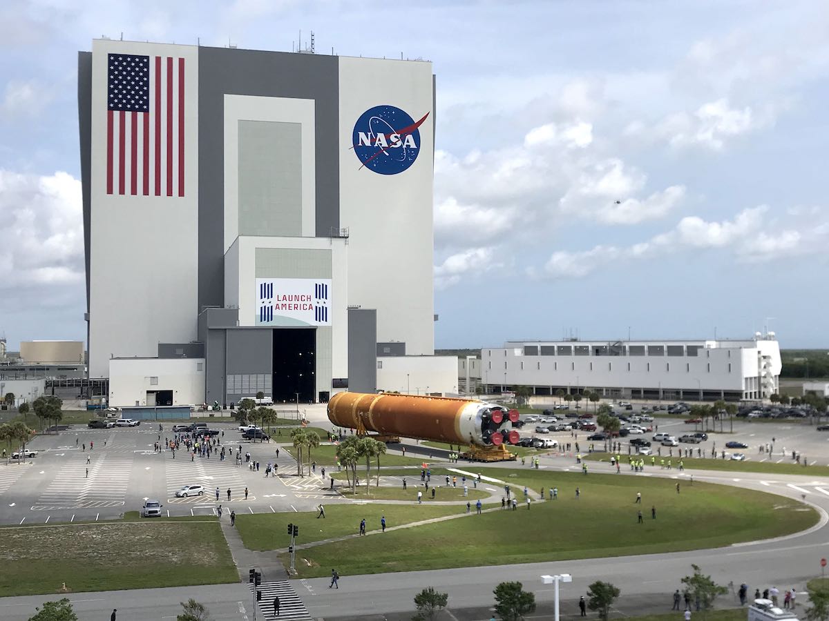 Core of NASA’s first Artemis moon rocket towed into Vehicle Assembly