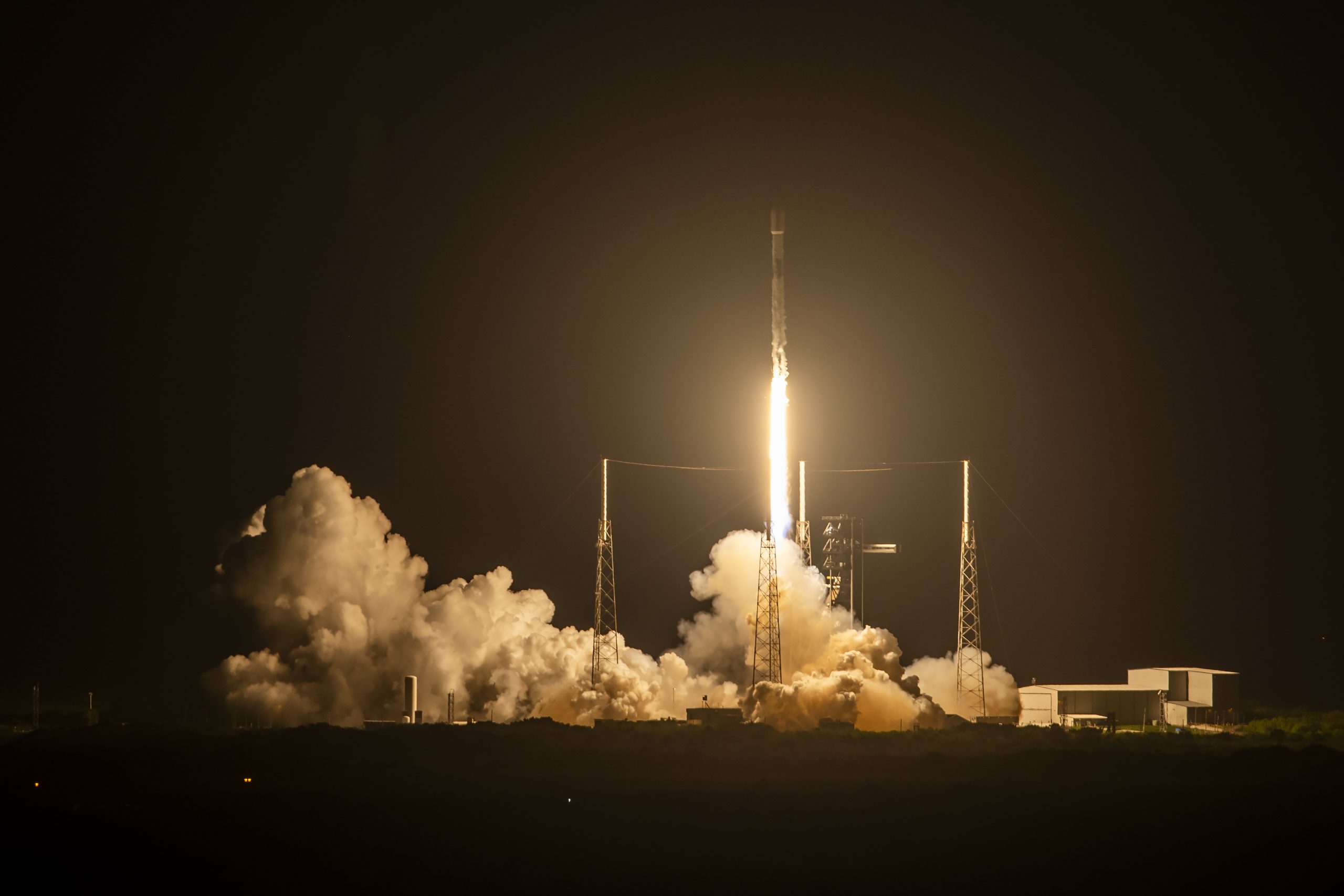 SpaceX pauses Falcon 9 launches for internal and FAA investigations