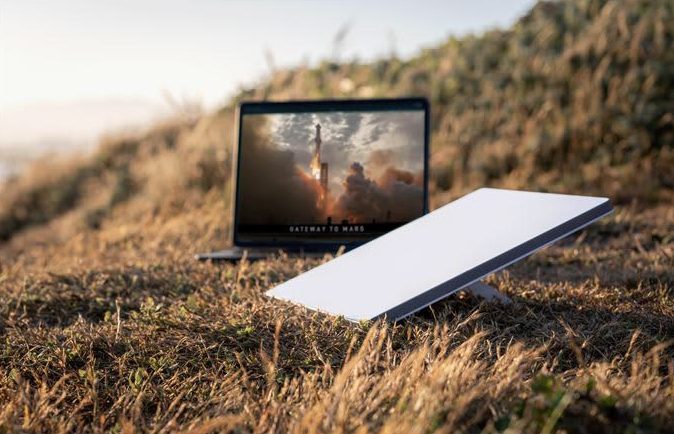 SpaceX ‘Starlink Mini’ satellite internet antenna