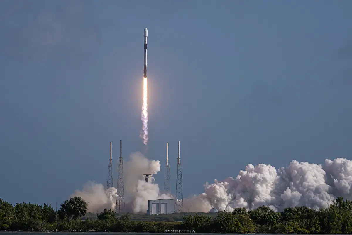 SpaceX “broomstick” launches 40th Starlink mission